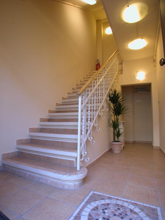 Guest House Roma Prato (Prato) Ngoại thất bức ảnh
